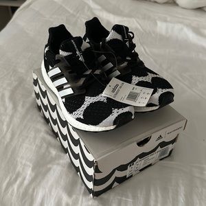 Adidas ultraboost DNA x marimekko women's US6